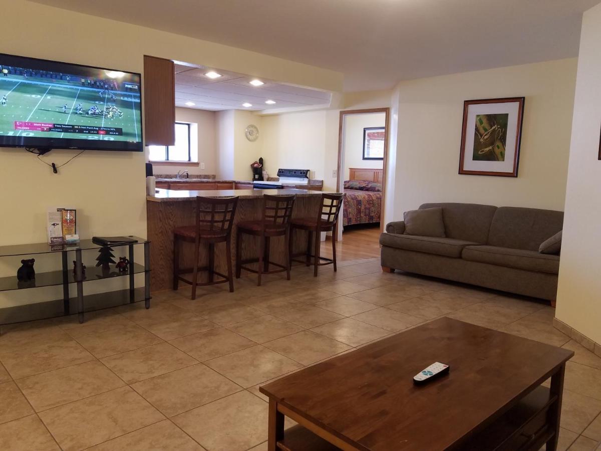 Amber'S Inn And Suites Wisconsin Dells Eksteriør billede