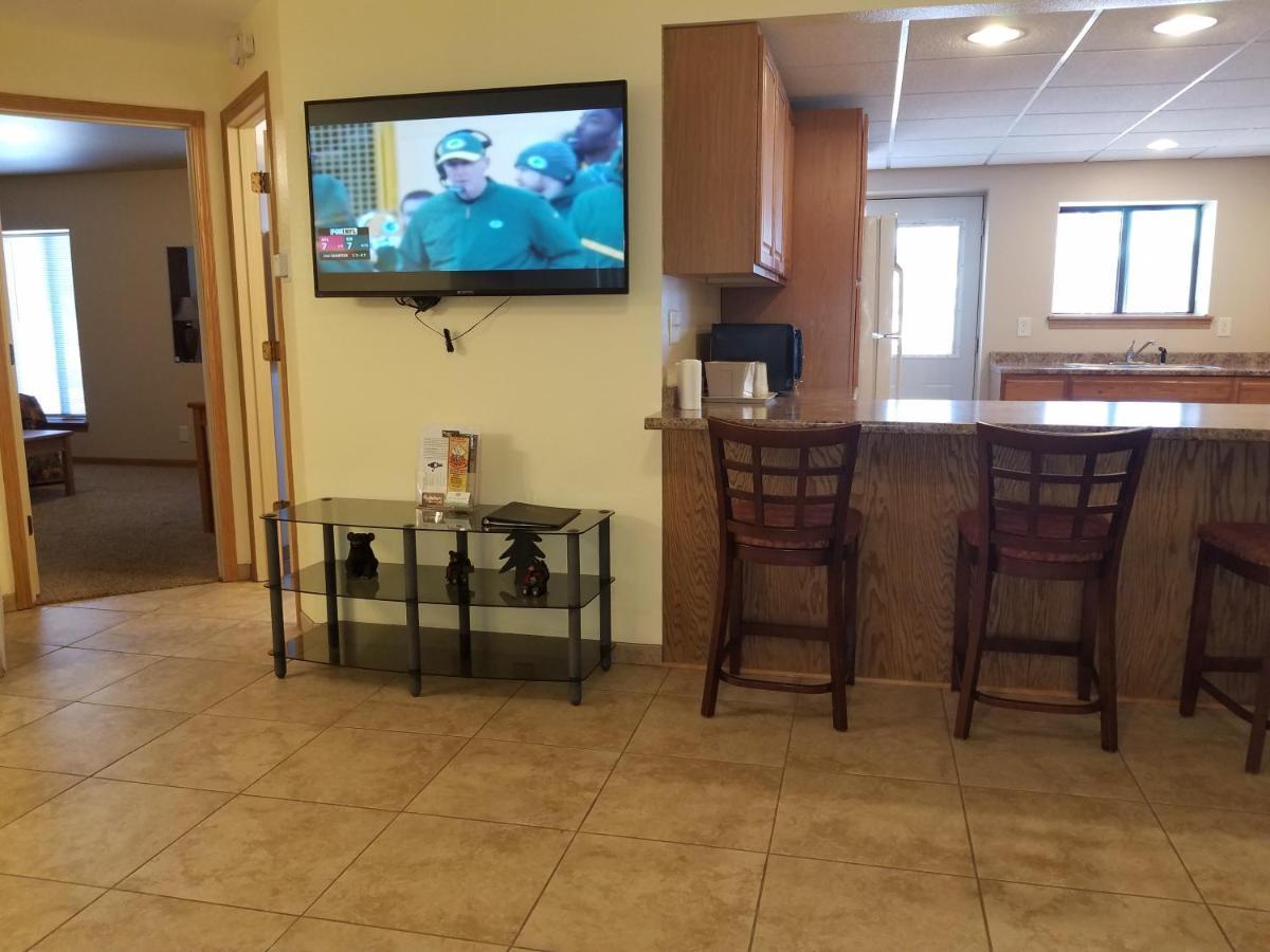 Amber'S Inn And Suites Wisconsin Dells Eksteriør billede