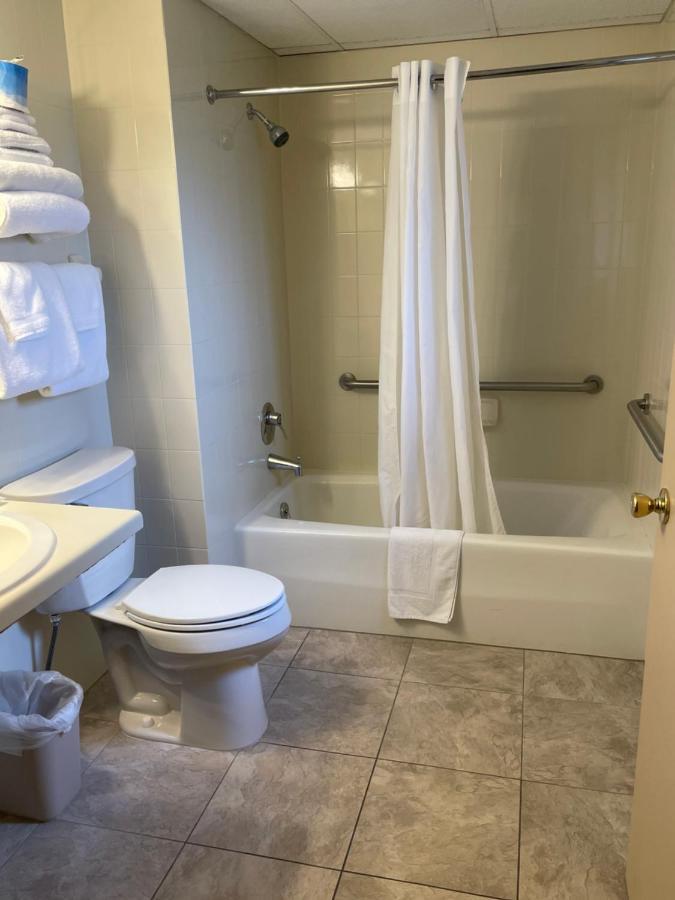 Amber'S Inn And Suites Wisconsin Dells Eksteriør billede