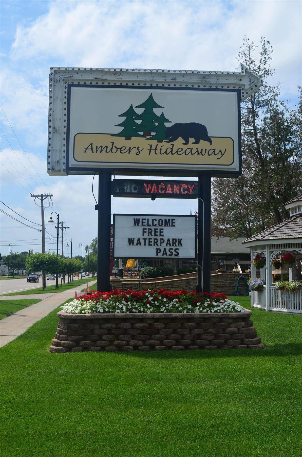 Amber'S Inn And Suites Wisconsin Dells Eksteriør billede