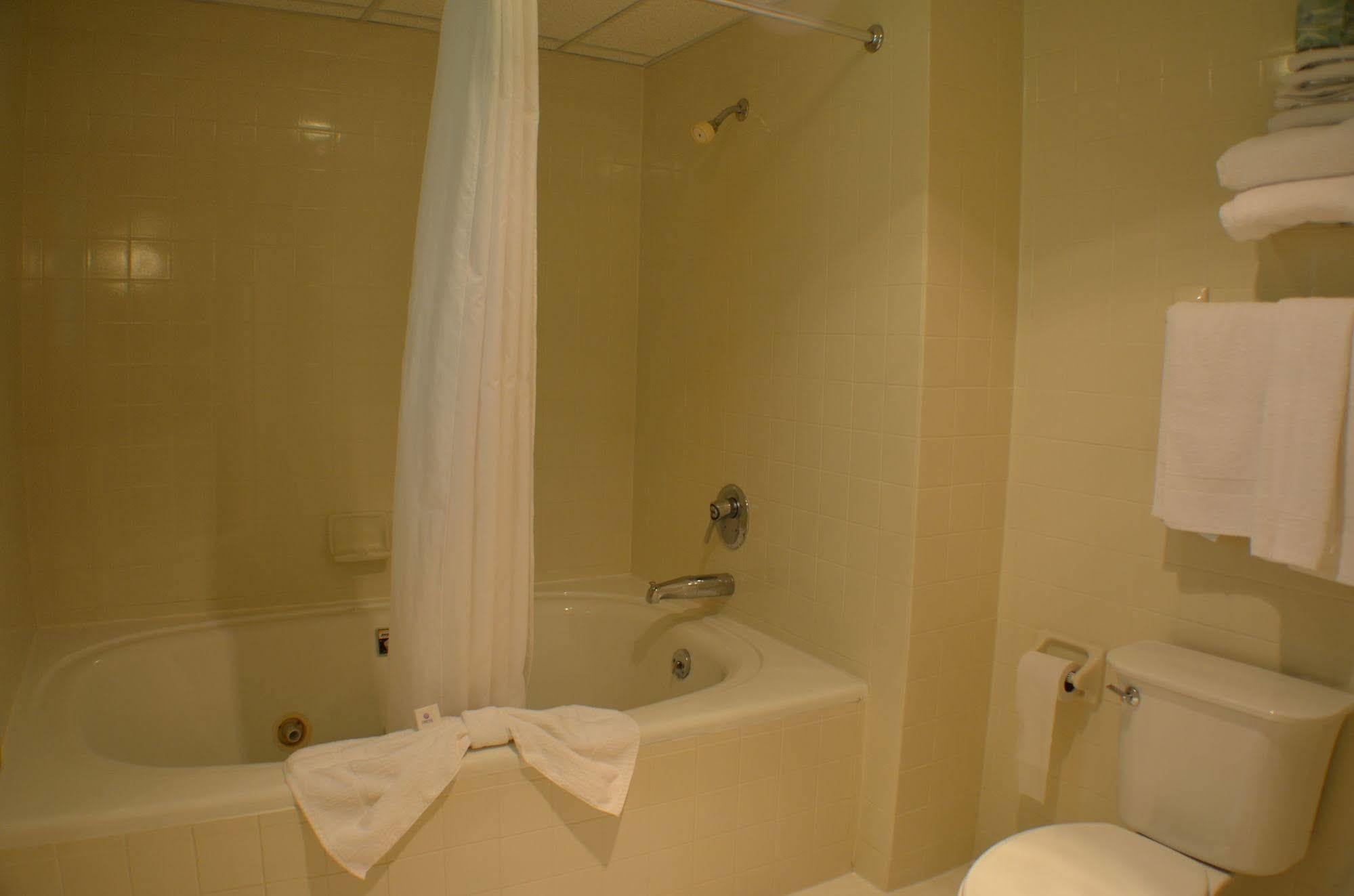 Amber'S Inn And Suites Wisconsin Dells Eksteriør billede